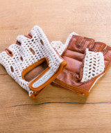 Retro Crochet Cycling Gloves – Classic Tan