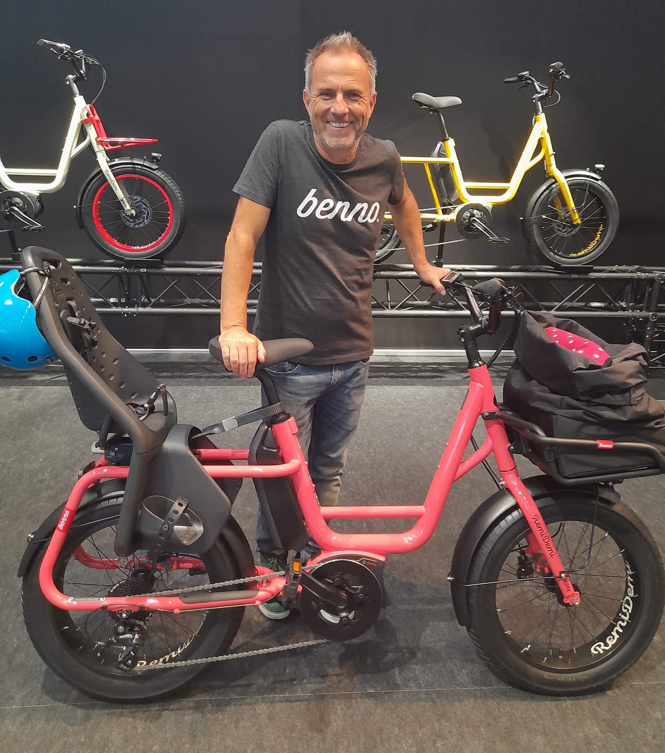 Benno Baenziger, founderof Benno with the RemiDemi Ebike is pink