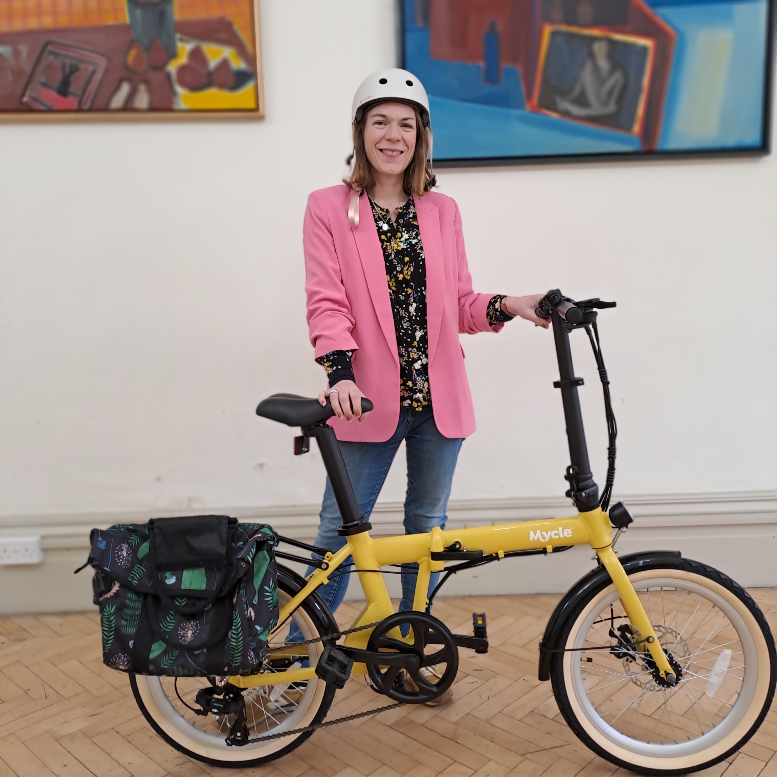 Review of the Mycle Compact folding ladies electric bike