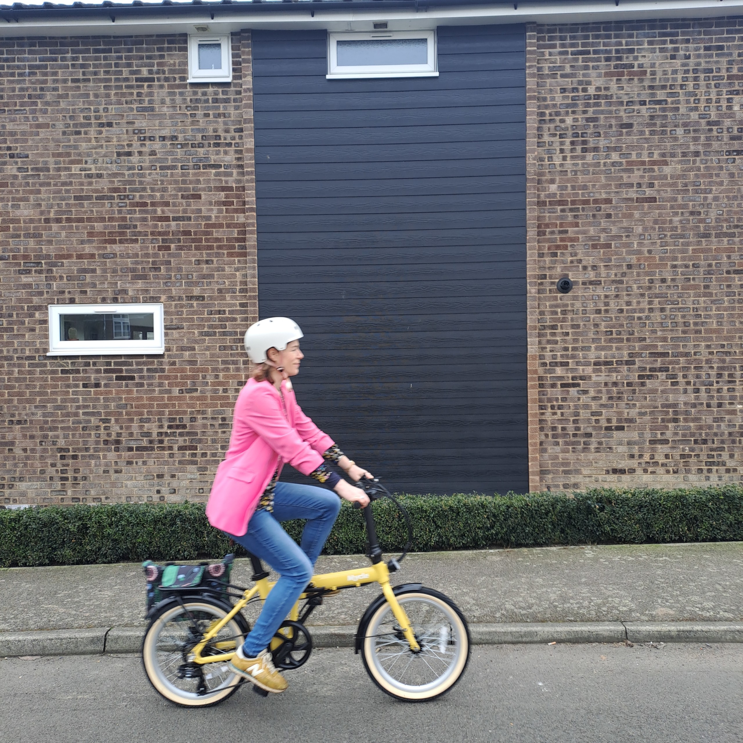 Review of the Mycle Compact Folding electric bike in yellow