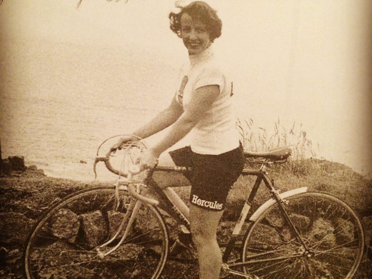 Vintage cyclist shop